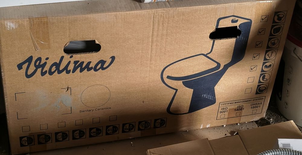 Vând wc cu rezervor + mecanism + capac