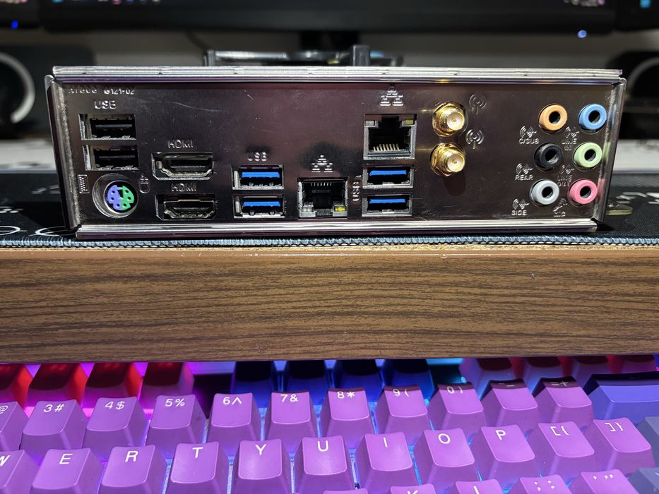 Kit Gaming Intel i5 9600K, Placa de baza Gigabyte B360N WIFI, 8GB RAM