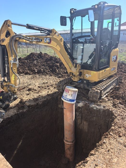 Miniexcavator de inchiriat