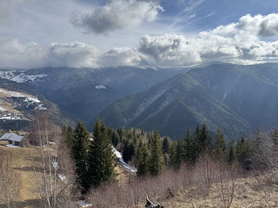 Vand teren Sat Maguri priveliste deosebita ! Maguri-Racatau • OLX.ro
