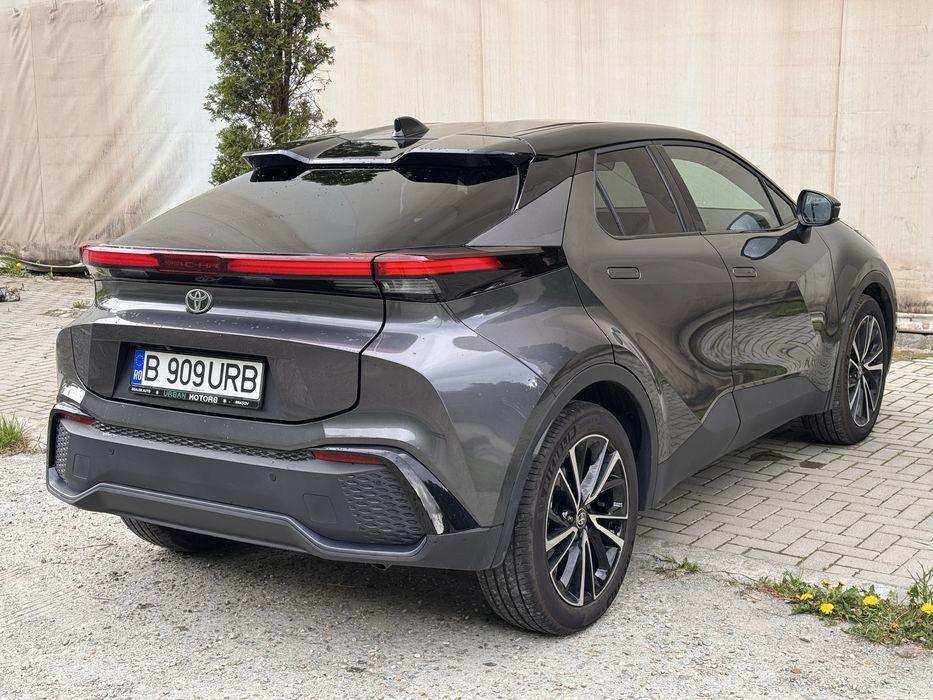 Toyota CHR Exclusive 1.8 Hybrid 140cp 2025 usor avariat