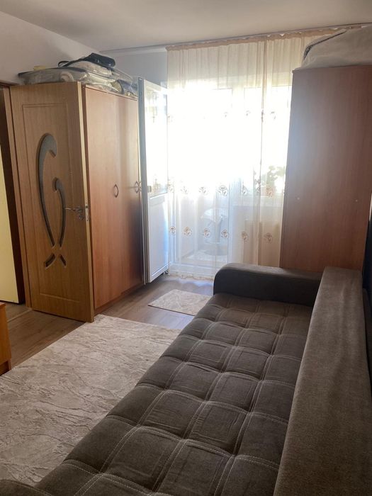 Închiriez apartament două camere
