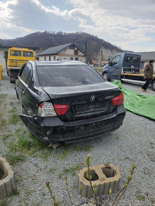 Dezmembrez bmw e90 face lift 2.0 n47 NU MAI ARE CATALIZATOR