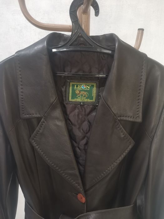 Кожаный женский плащ