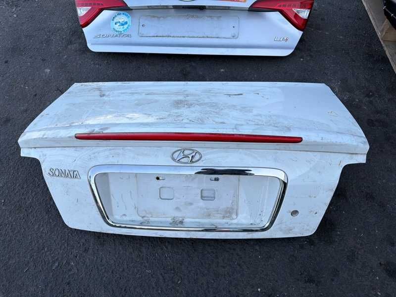 Крышка багажника на Hyundai Sonata EF 2001 год