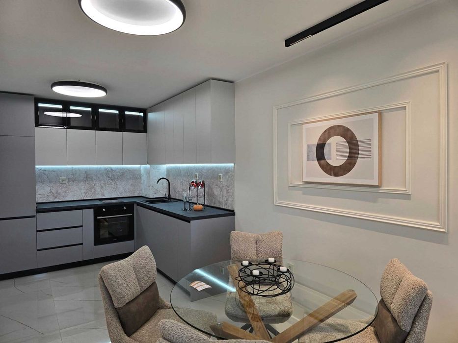 Продава се Тристаен апартамент в Стара Загора, Три чучура - център - 110 кв.м за 1619 €/кв.м - Снимка #2