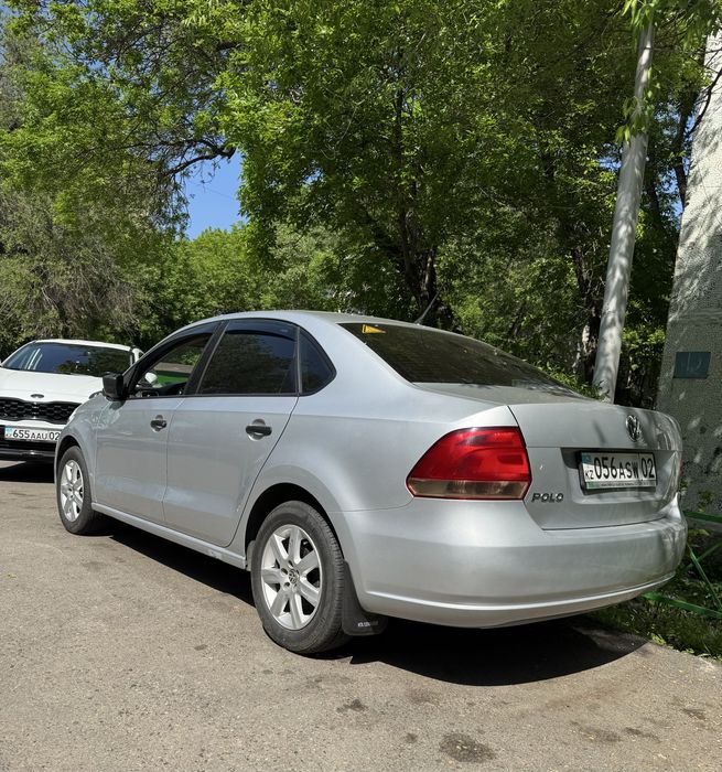 Продам машину polo 2012 год .