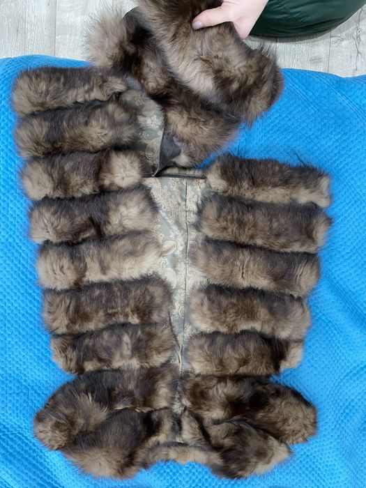 Продам меховую жилетку