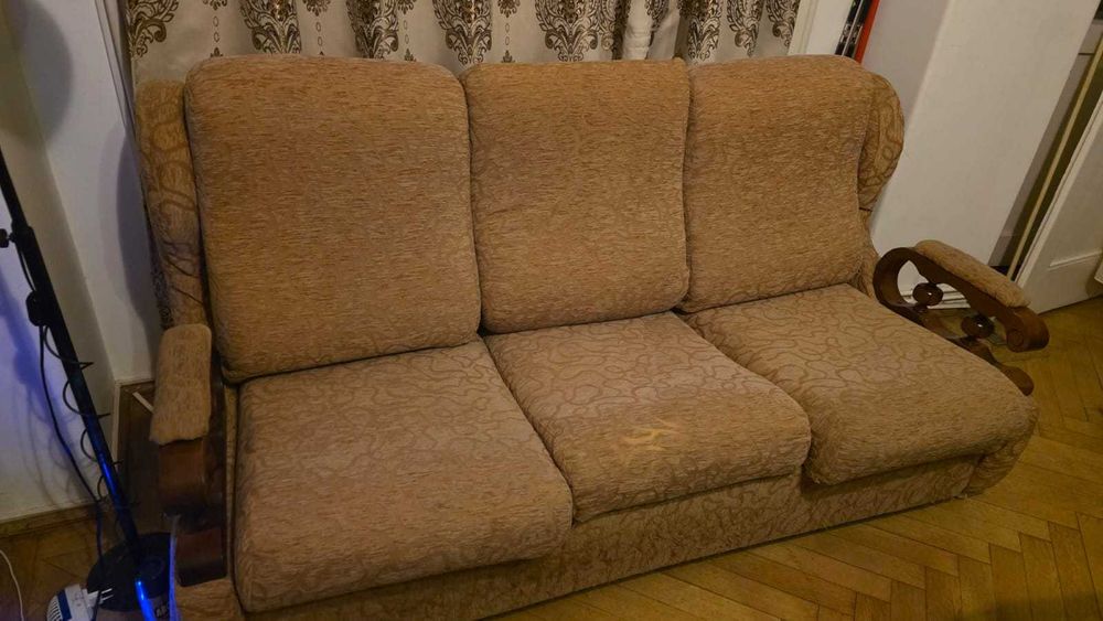 Canapea extensibilă lemn vintage