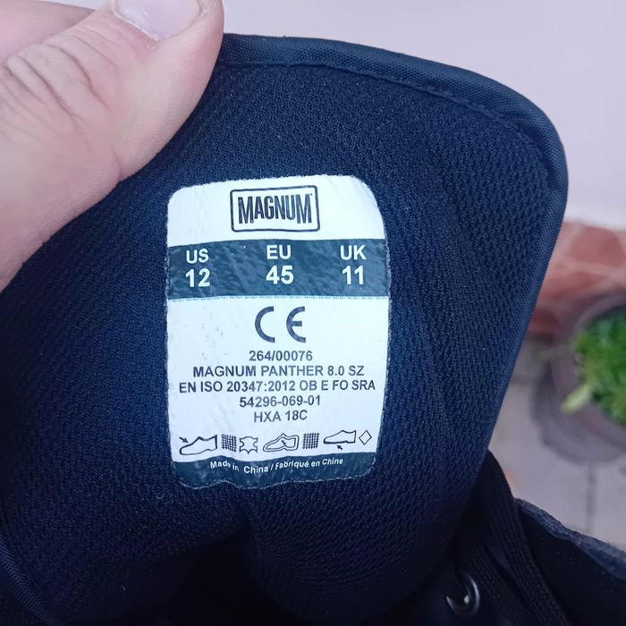 Bocanci militari Magnum