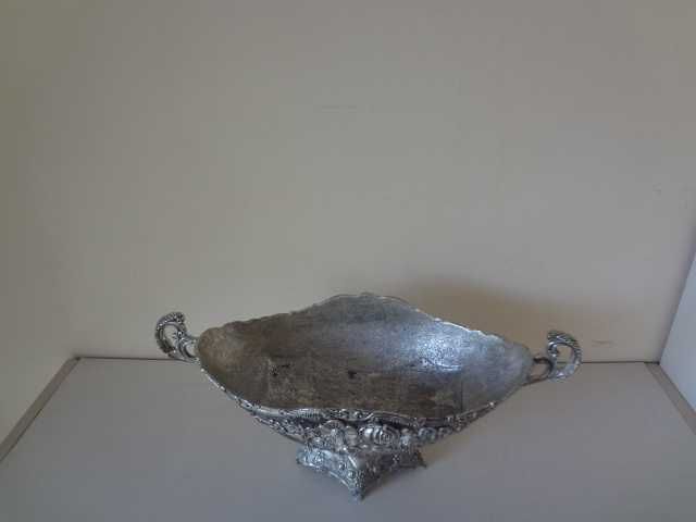 Голяма разкошна сребриста купа