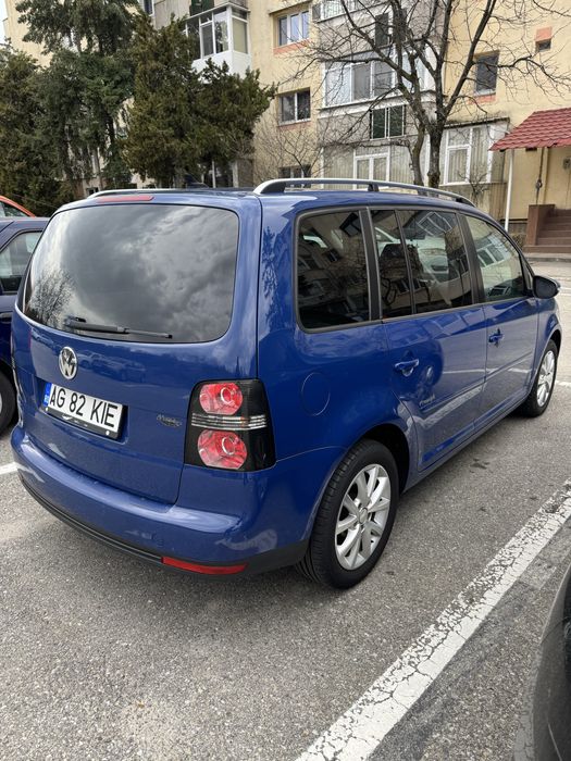 VOLKSWAGEN Touran 2010 — imagine 3