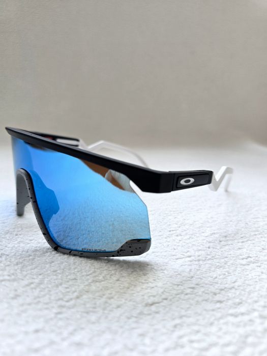 Слънчеви очила Oakley BXTR – Matte Black / Prizm Sapphire