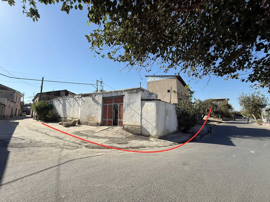 Buxoroda 4.8 SOTIQLI HOVLI hovli sotiladi