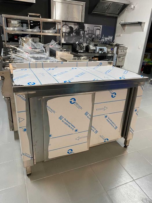 Masa de lucru din inox, dimensiuni la cerere