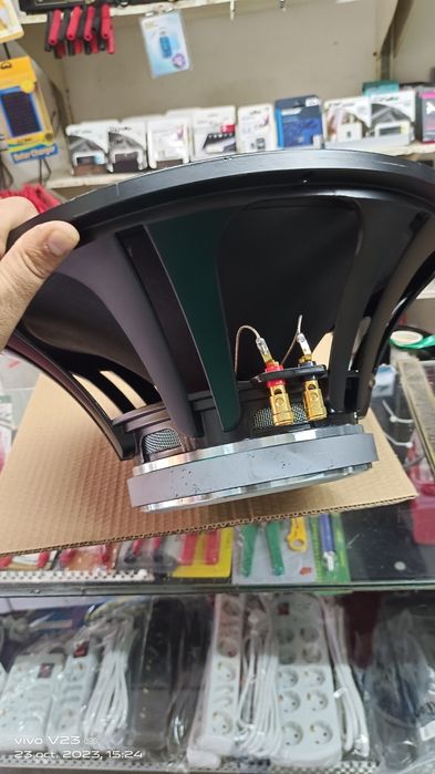 Vând difuzoare de 15inch 38cm cadru aluminiu