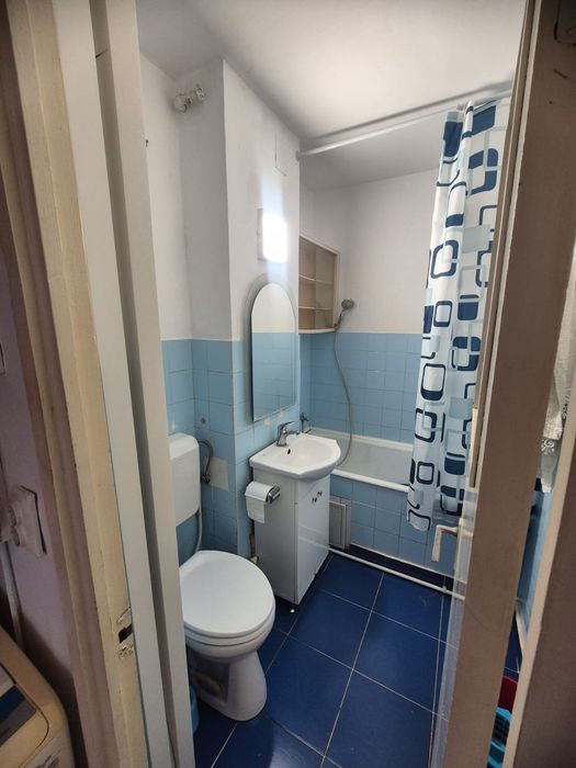 Proprietar Închiriez ap 2 cam  zonă centru