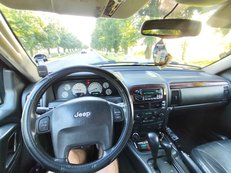 Jeep Grand Cherokee WJ 2.7 vând sau schimb