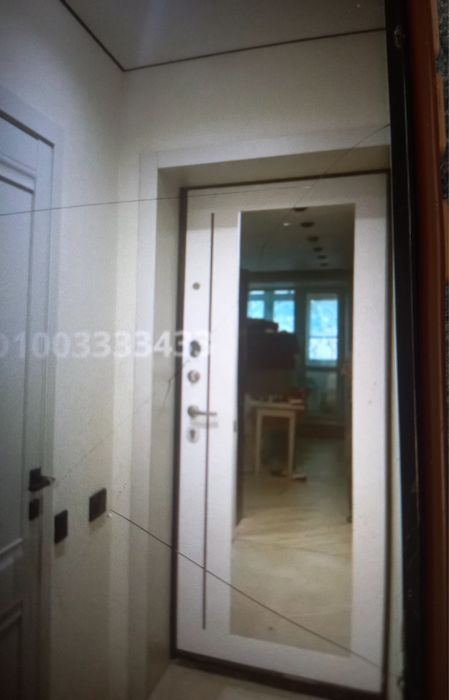 Продам новый дверь с зеркалом