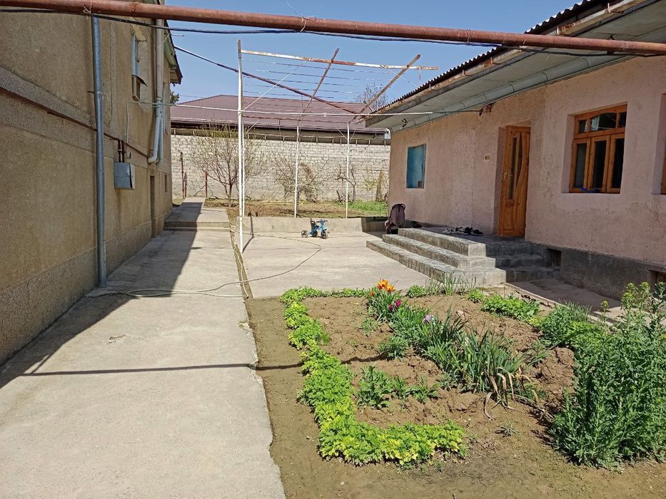 Ховли уй сотилади