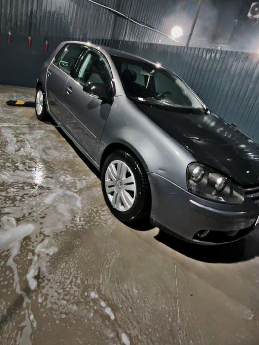 Vând Volkswagen Golf 5 scurt