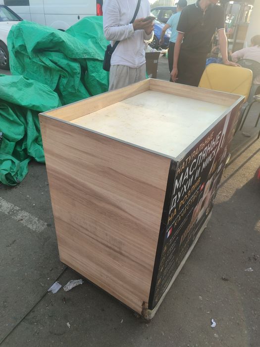 Продам шкафчик на колесах