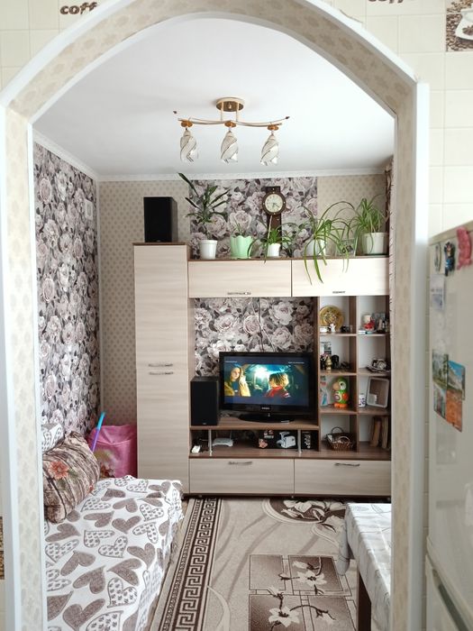 Продам необычную 1 х комн. квар, 7 мкр, 29 дом,  5 этаж.