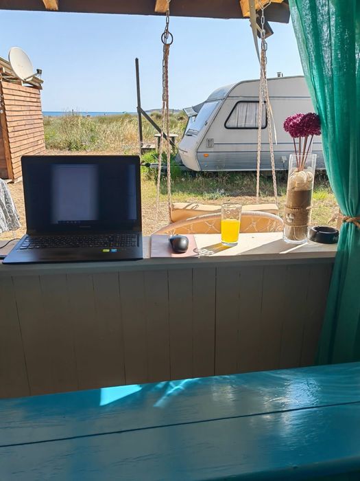 Каравана под наем Карлота на къмпинг Градина