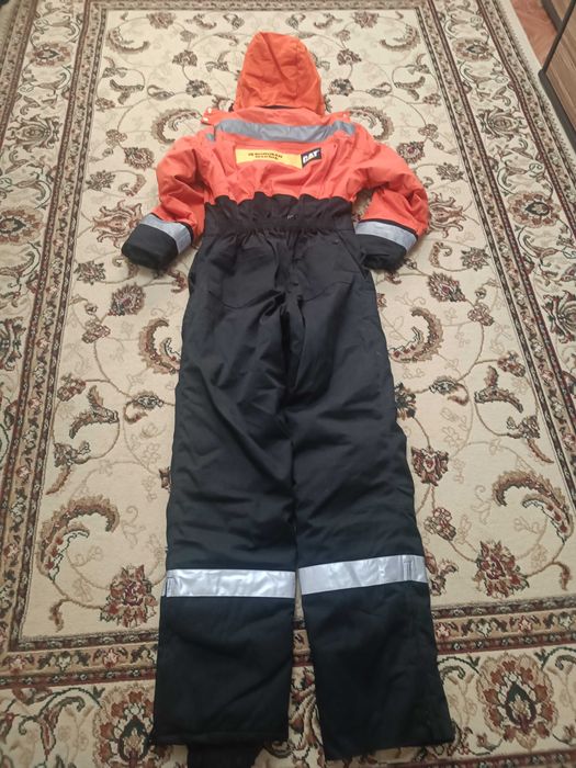 Продам комбинезон размер L