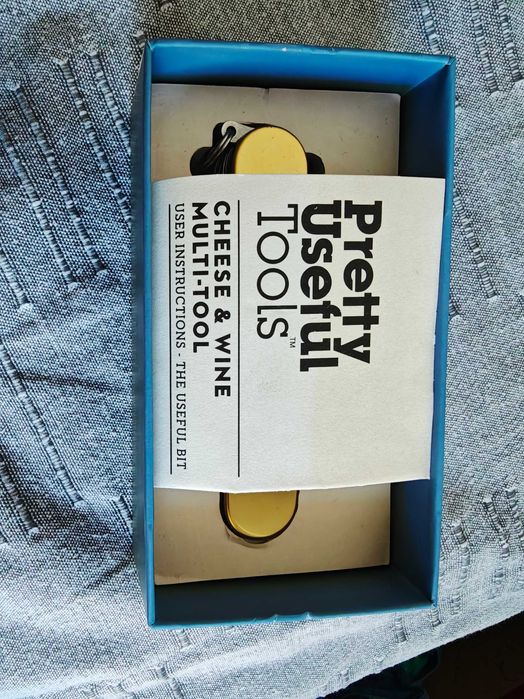 Мултифункционално ножче за сирена и вино