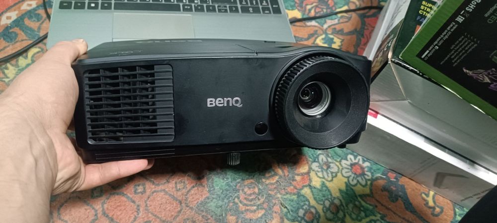 Проектор Benq es500