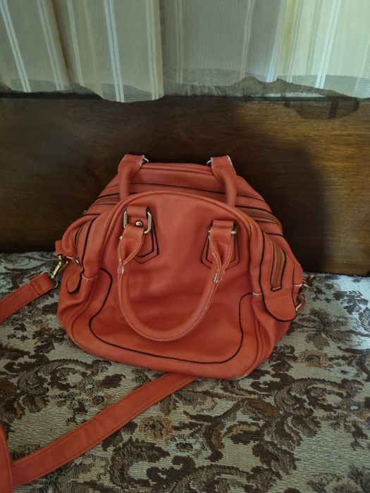 Дамски чанти ,които не  са нови