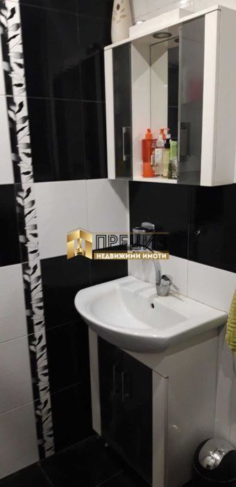 Продава се Двустаен апартамент в Шумен, Център - 74 кв.м за 1960 €/кв.м - Снимка #15