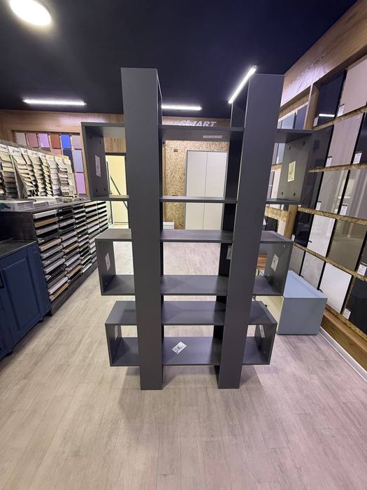 Kitob javoni  boʻyi 1.85 eni 1.10  qalinligi 28 sm