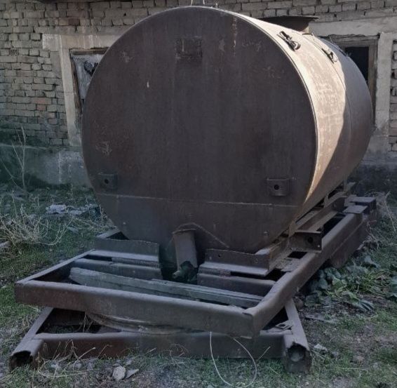 Sestrna sotiladi 800$