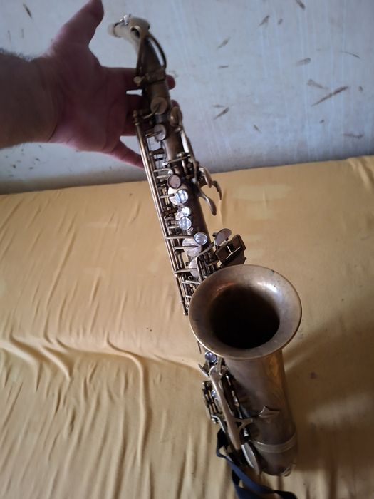 Vând saxofon alto mi bemil.