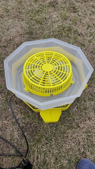 Vând cușcă pentru prepelițe