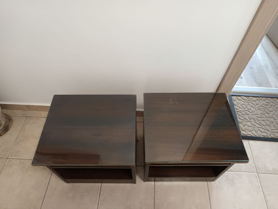 продават се нощни шкафчета, холни маси.