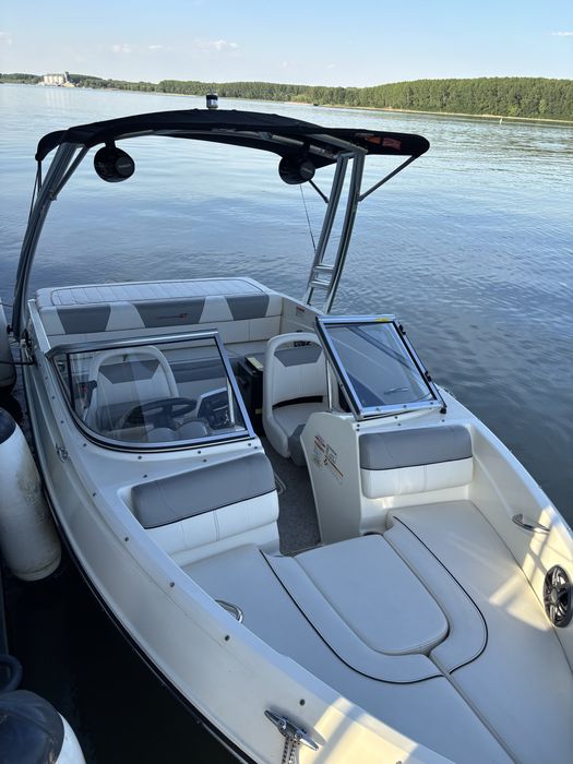 Bayliner 175 GT bowrider 135 hp 2015 gata de apa