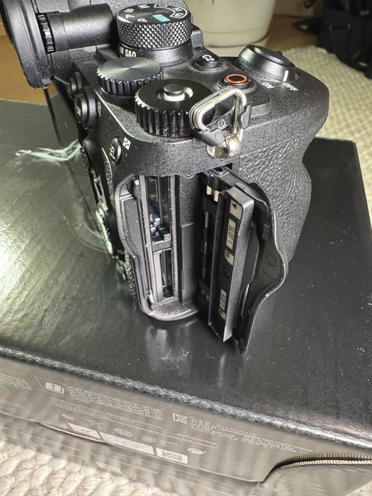 Sony A7IV с гаранция до 09.2027 на 2700 сработвания