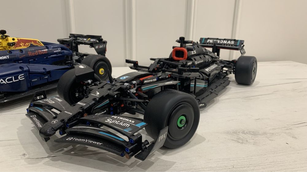 Конструктор Болид Формулы 1 в собранном виде