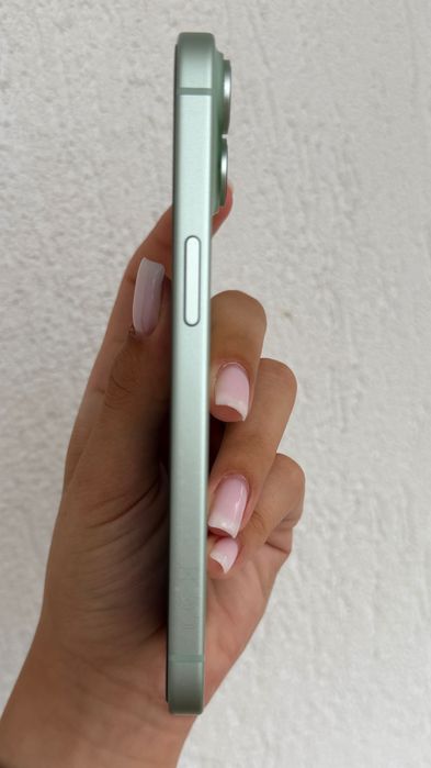 Смартфон Apple iPhone 15, 128GB, 5G, Green