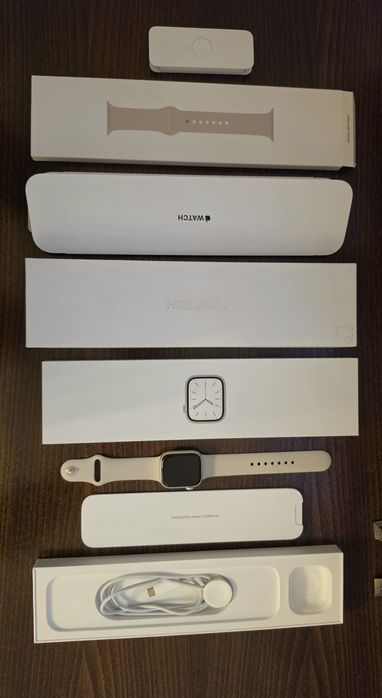 Apple watch  starlight