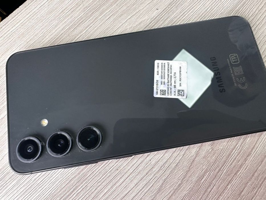 Продаю s24 fe почти идеал