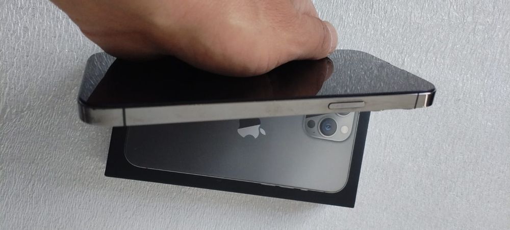 13 про мах  256 Гб  Емкос 78