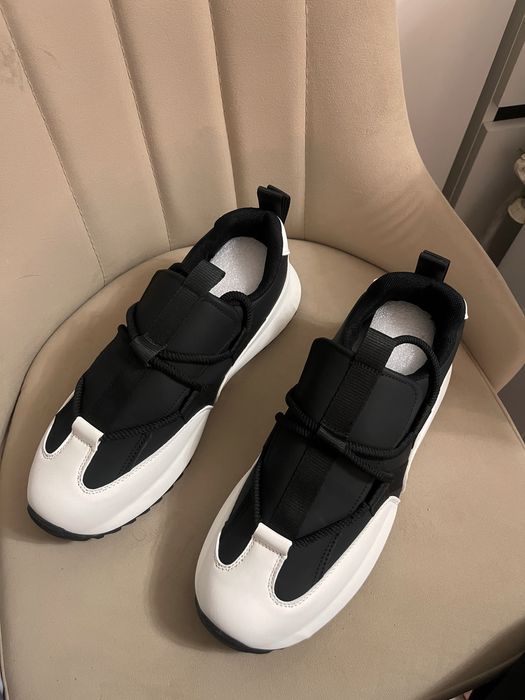 Продам новые Кроссовки