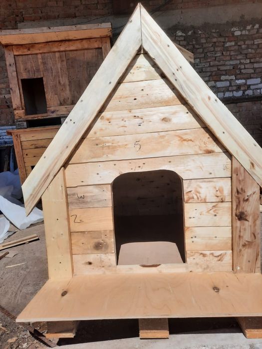 Будки для собак.