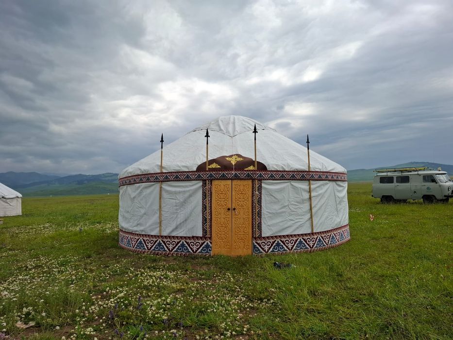 Казак уй юрта и Алтыбакан
