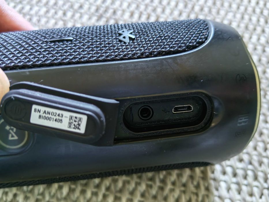 Boxe portabile JBL, SONY, UE MEGABOOM