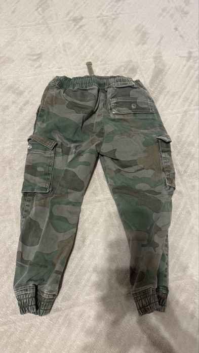 Детски дънки GUESS